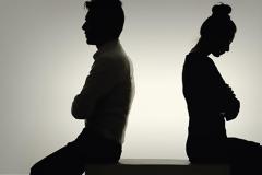 «Πάγωσε» τα διαζύγια η πανδημία