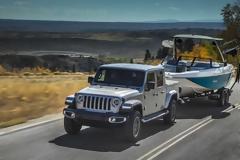 Αναβλήθηκε η εφαρμογή για τις πινακίδες κυκλοφορίας έλξης οχημάτων