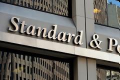 Υποβάθμιση των προοπτικών της Ελλάδας από την S&P - Προς ύφεση 9%