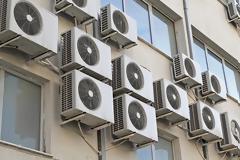 Φόβοι για εξάπλωση λοιμώξεων όπως η νόσος των Λεγεωνάριων από κλιματιστικά και κλειστά κτήρια