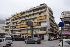 Ανακοίνωση έπος από μαθητή σε πολυκατοικία: «Κι εμείς το κάνουμε αλλά δεν το μαθαίνει το τετράγωνο»