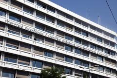 Διευρύνονται οι δικαιούχοι των 800 ευρώ με νέα απόφαση του υπουργείου Οικονομικών