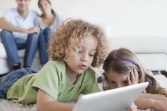 28% των γονέων ανησυχεί για το επιβλαβές διαδικτυακό περιεχόμενο