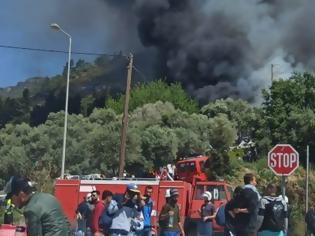 Φωτογραφία για Νέα πυρκαγιά στο ΚΥΤ της Σάμου - Επεισόδια και πετροπόλεμος μεταξύ μεταναστών