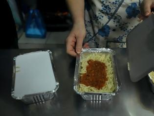 Φωτογραφία για Διανομή γευμάτων σε δεκαεπτά χιλιάδες πολίτες