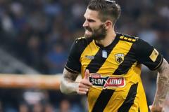 Ο Λιβάγια δεν θέλει να φύγει από την ΑΕΚ