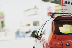 Με μάσκες, γάντια και ανοιχτά παράθυρα οι εξετάσεις οδήγησης