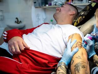 Φωτογραφία για Ο... «Τσιόδρας» της Σουηδίας έγινε τατουάζ