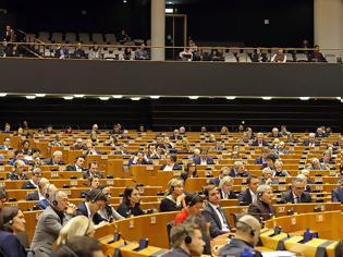 Φωτογραφία για Σκάνδαλο: Ευρωβουλευτές μοίραζαν κοινοτικό χρήμα στα κόμματά τους