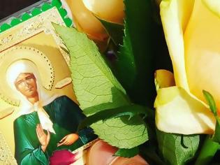 Φωτογραφία για Αγία Ματρώνα η αόμματη-Από όλα όσα είδε εκείνη τη μία φορά, αγάπησε πολύ τα λουλούδια!