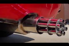 Βίντεο: Ένα Lada με πολυβόλο στην εξάτμιση