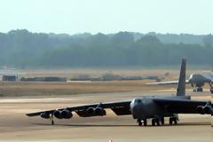 ΗΠΑ-Κίνα: Ανεβαίνει επικίνδυνα η ένταση - Αμερικανικά B-52 στη ναυτική βάση του Γκουάμ