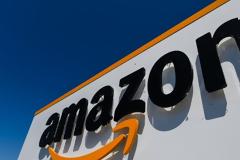 Γαλλία κατά Amazon: «Όχι» της κυβέρνησης να εντάξει τους εργαζόμενους σε μερική ανεργία