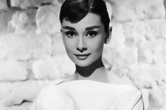 Audrey Hepburn Η πολυβραβευμένη ηθοποιός γεννήθηκε σαν σήμερα, το 1929.