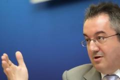 Ο φοβικός με την Θεία Κοινωνία κ. Μόσιαλος!