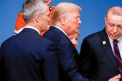 Ερντογάν: Από τον κορωνοϊό μπορεί να γλιτώσει, από τη χρεοκοπία όχι