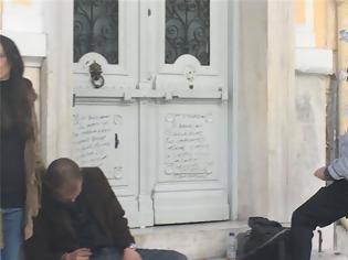 Φωτογραφία για Ούτε ο κοροναϊός σταματά τα ναρκωτικά στο κέντρο της Αθήνας