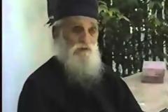 Του αράδιασε όλο του το σόι