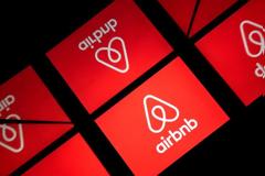 Η Airbnb απολύει το 25% των εργαζομένων της