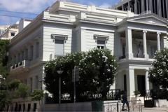 Σκληρή απάντηση της Αθήνας στον Τσαβούσογλου για τις «γκρίζες ζώνες» στο Αιγαίο