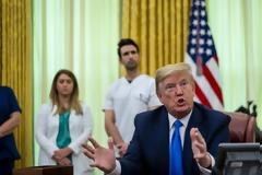 Τραμπ: Η κρίση του κορωνοϊού είναι «χειρότερη από το Περλ Χάρμπορ