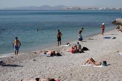 Κορωνοϊός και θάλασσα: Επιβιώνει ο ιός στην άμμο; - Τι πρέπει να προσέχουμε στην ηλιοθεραπεία