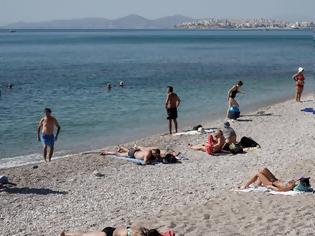 Φωτογραφία για Κορωνοϊός και θάλασσα: Επιβιώνει ο ιός στην άμμο; - Τι πρέπει να προσέχουμε στην ηλιοθεραπεία