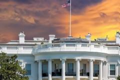 ΗΠΑ: Θετικός στον ιό ο θαλαμηπόλος του Τραμπ