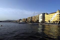 Έκανε βουτιά θανάτου με το ποδήλατό του στην παραλία