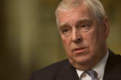 Νέα μπλεξίματα για τον πρίγκιπα Άντριου: Διώκεται για την αγορά ενός σαλέ στην Ελβετία