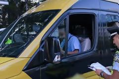 Πώς θα γίνεται η μετακίνηση των μαθητών. Αποστάσεις, απολύμανση, η μάσκα, τα λεωφορεία