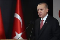 Τουρκική λίρα και κορωνοϊός γονατίζουν τον Ερντογάν - Στο χείλος του γκρεμού η Τουρκία