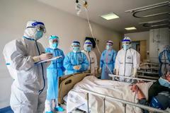 Αυτοί κινδυνεύουν πιο πολύ να αναπτύξουν σοβαρή νόσο από κοροναϊό