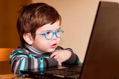 Γονείς: προστατέψτε τα παιδιά σας από την «ηλεκτρονική ηρωίνη»