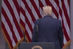 ΒΙΝΤΕΟ.ΗΠΑ: Οργισμένος ο Τραμπ, διέκοψε τη συνέντευξη Τύπου μετά από λογομαχία με Ασιάτισσα δημοσιογράφο