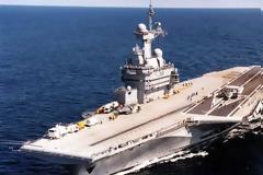 Γαλλία: Κάναμε λάθος χειρισμούς στο θέμα των κρουσμάτων στο αεροπλανοφόρο Σαρλ ντε Γκολ