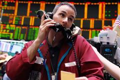 Κάπως έτσι δημιουργήθηκε το παγκόσμιο χρέος. Ξεκίνησε το πρωί με 77000 δολ. και το βράδυ χρωστούσε 9 εκατ.