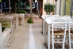 Πώς θα λειτουργήσουν ταβέρνες και καφετέριες - Ποια νησιά «ανοίγουν» πρώτα