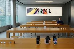 Ο ΚΟΡΟΝΙΟΣ ΧΤΥΠΗΣΕ ΑΛΥΠΗΤΑ ΤΗΝ ΒΙΟΜΗΧΑΝΙΑ SMARTPHONES