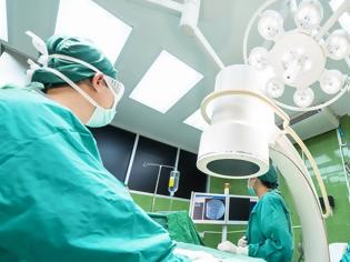 Φωτογραφία για Κορωνοϊός: 7.500 χειρουργικές επεμβάσεις εκτιμάται ότι ακυρώνονται ανά εβδομάδα