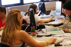 Οι 13 κατηγορίες εργαζομένων που δικαιούνται να απουσιάζουν από το Δημόσιο