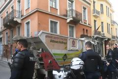 Εξάρχεια - Εκκενώθηκε κτίριο με μετανάστες