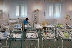 Εγκλωβισμένα στην Ουκρανία 100 και πλέον μωράκια