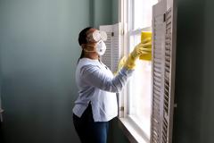 Κορωνοϊός: Τι πρέπει να προσέξουμε στη γενική καθαριότητα του σπιτιού αυτή την εποχή