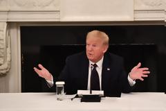 Τραμπ: Παίρνω ένα χάπι υδροξυχλωροκίνης εδώ και 10 ημέρες!