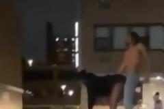 Νέα Υόρκη: Έρευνα για έξαλλο street party με αλκοόλ και... twerking στο Μπρούκλιν