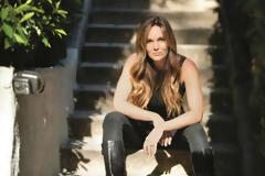 Αμαρυλλίς Φοξ: Γλίτωσε από εκρήξεις, αλλά όχι και από την... λογοκρισία