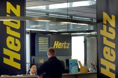 Κανόνι βάρεσε η Hertz. Χιλιάδες απολύσεις σε ΗΠΑ, Καναδά