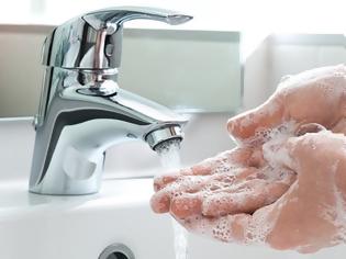 Φωτογραφία για Κορωνοϊός: Πόσες φορές να πλένουμε τα χέρια μας για να μειωθεί κατά 36% ο κίνδυνος λοίμωξης