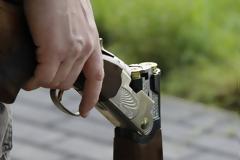 Αδέσποτη σφαίρα τραυμάτισε νεαρό